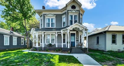 Stunning Victorian Home - prime location minutes from Louisville
