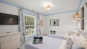 3 bedrooms, iron/ironing board, free WiFi, bed sheets