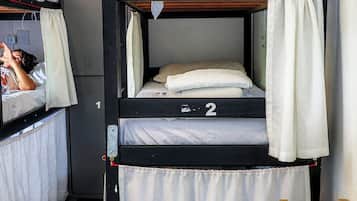 Dormitório compartilhado standard, somente para mulheres, para não fumantes, 2 banheiros | Wi-Fi de cortesia, roupa de cama