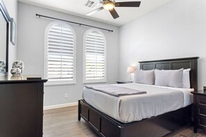 5 室のベッドルーム、アイロン / アイロン台、旅行用ベビーベッド、WiFi