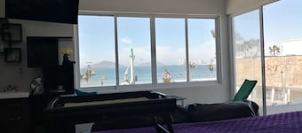 Penthouse with spectacular ocean view one block to beach and large Mercado