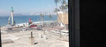 Penthouse with spectacular ocean view one block to beach and large Mercado