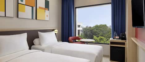 Caja fuerte, escritorio, espacio para trabajar con un portátil