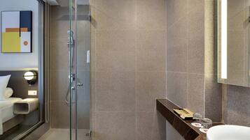 Premium Room, 1 Double Bed with Sofa bed | In-room safe, desk, laptop workspace, blackout curtains