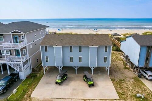 Oceanfront Oasis Sleeps 48! Golf Carts Heated pool