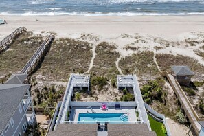 Pool - Oceanfront Oasis Sleeps 48! Golf Carts Heated pool (Ocean Isle Beach)