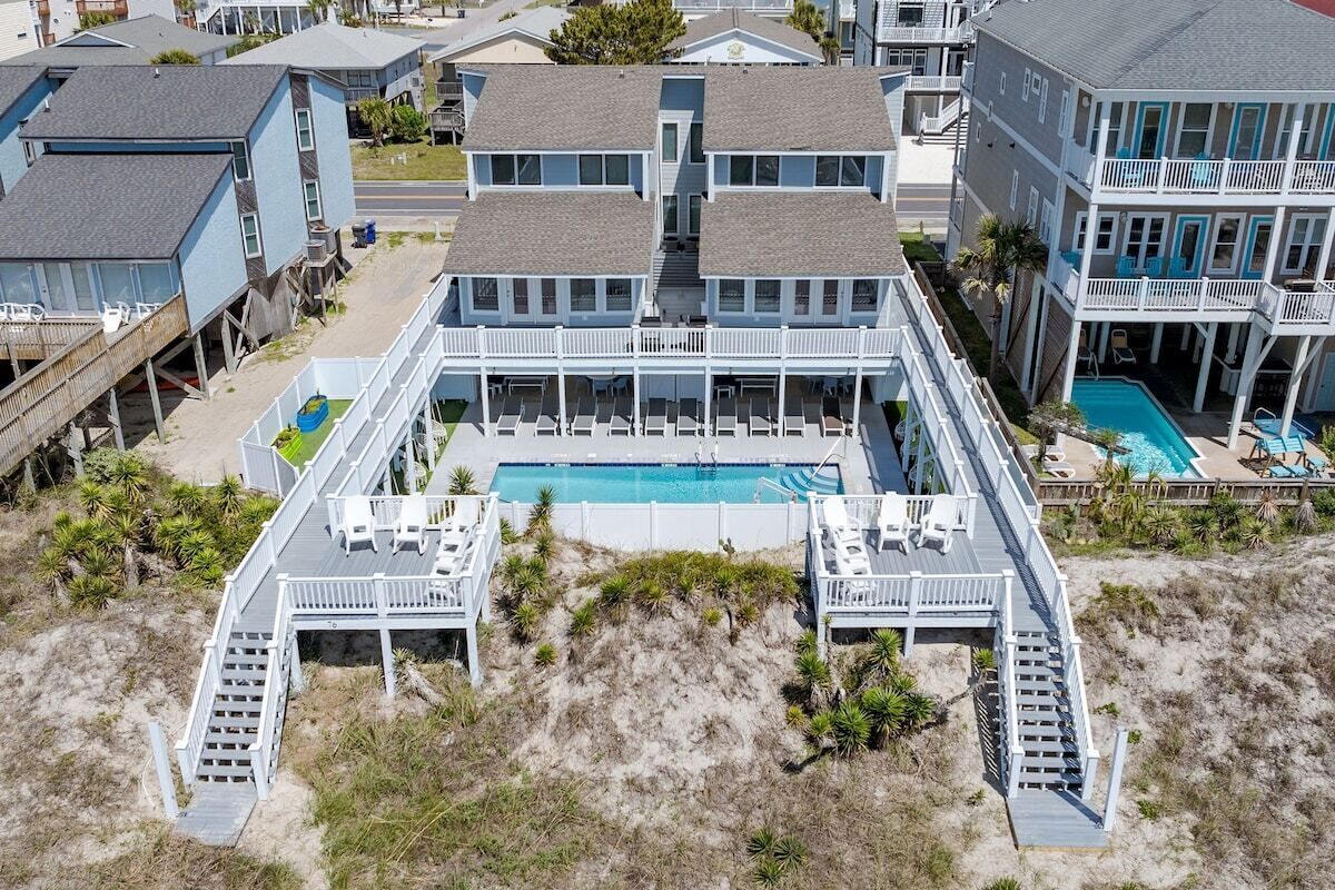 Oceanfront Oasis Sleeps 48! Golf Carts Heated pool