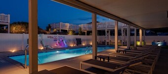 Oceanfront, Pool, GolfCart, & Free EV Charger!