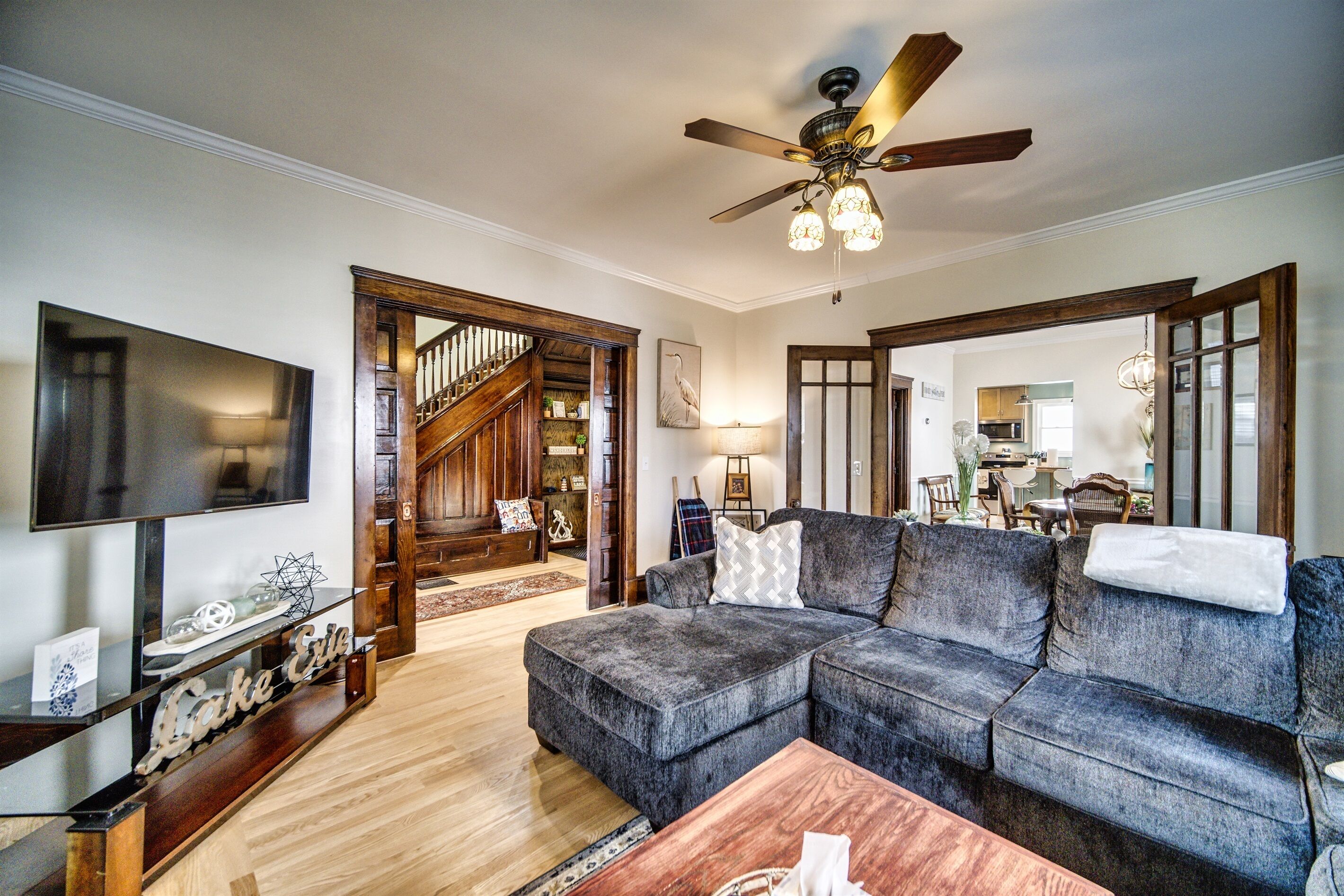 The Wanderlust Retreat - 3BR Luxurious Newly Renovated Lake Getaway