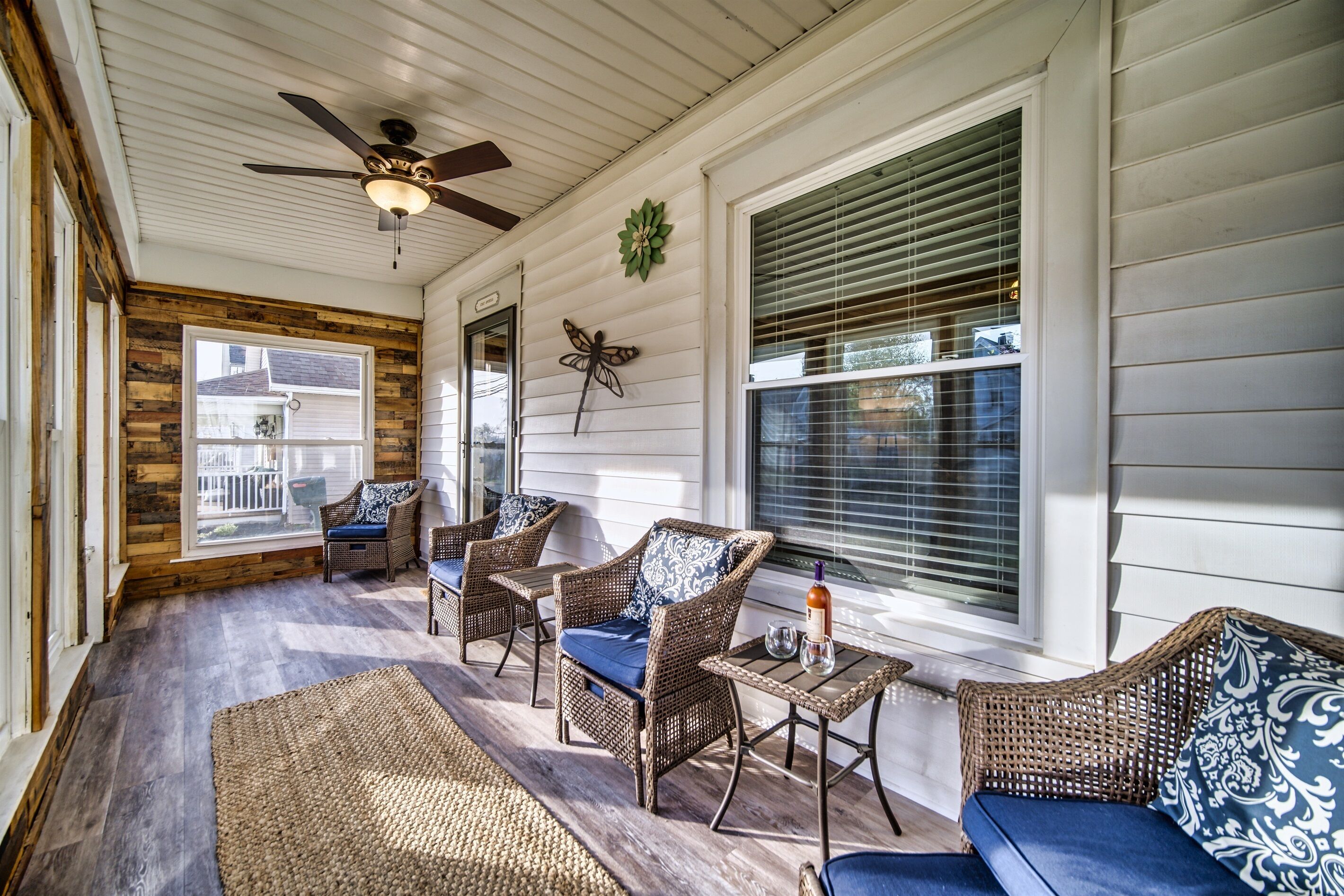 The Wanderlust Retreat - 3BR Luxurious Newly Renovated Lake Getaway