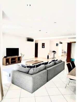 Living area - 3BR Apartment @ Aurora (Accra)