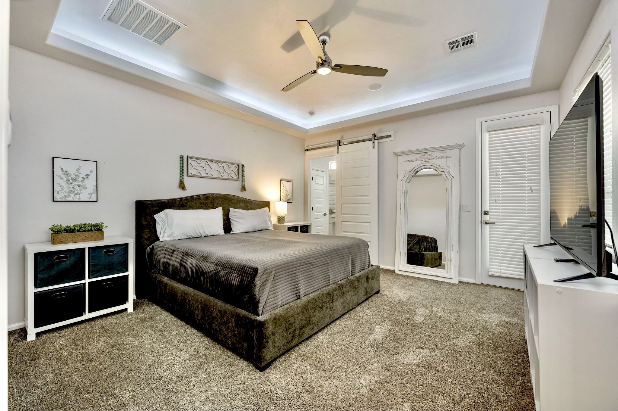 4 bedrooms, WiFi, bed sheets