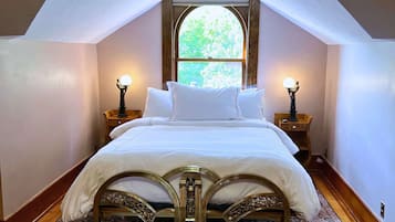 9 bedrooms, desk, iron/ironing board, free WiFi