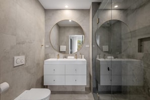 Hair dryer, towels - StayCentral - Prahran Penthouse - Mount St, Prahran - 2 Bedrooms, 2 Beds, 2 Bathrooms, 1 secure parking spot and a permit for street parking. (Prahran)