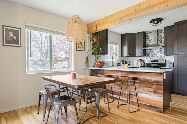 Fridge, microwave, oven, stovetop - Modern 3 bed/2 bath in Park Hill (Denver)