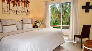 4 dormitorios, tabla de planchar con plancha, cuna de viaje