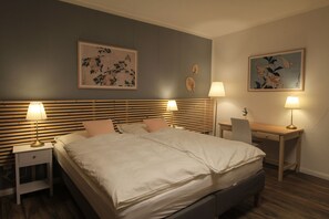 Dobbelt- eller tomannsrom – comfort | Skrivebord, lydisolert og wi-fi (inkludert)