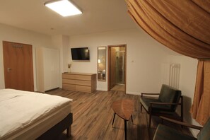 Habitació doble o amb dos llits individuals Comfort | Escriptori, habitacions insonoritzades i wifi gratuïta 