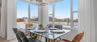 Luxury~4Bed~ AC~86"TV~BrandNew in Cranston~10% discount on Weekly& Monthly stays