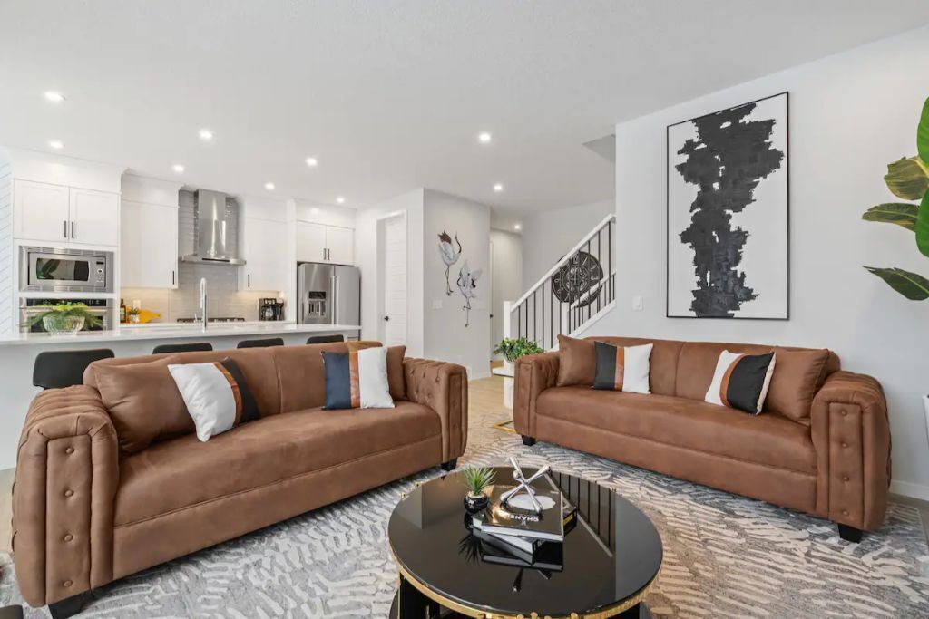 Luxury~4Bed~ AC~86"TV~BrandNew in Cranston~10% discount on Weekly& Monthly stays