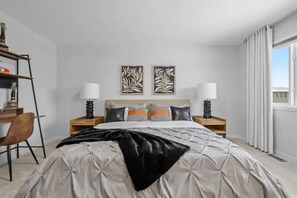 4 habitaciones, escritorio, tabla de planchar con plancha y wifi gratis 