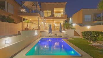 Executive Villa, Multiple Beds, Ensuite, Beach View | Beach/ocean view