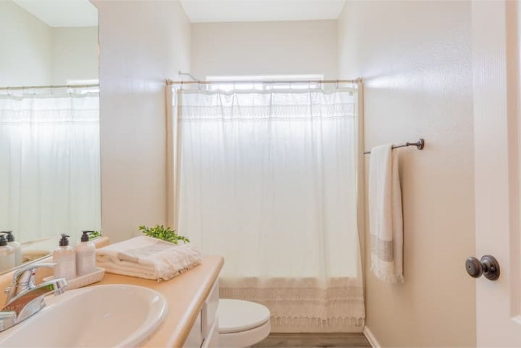 Lovely, spacious 3 bedroom duplex