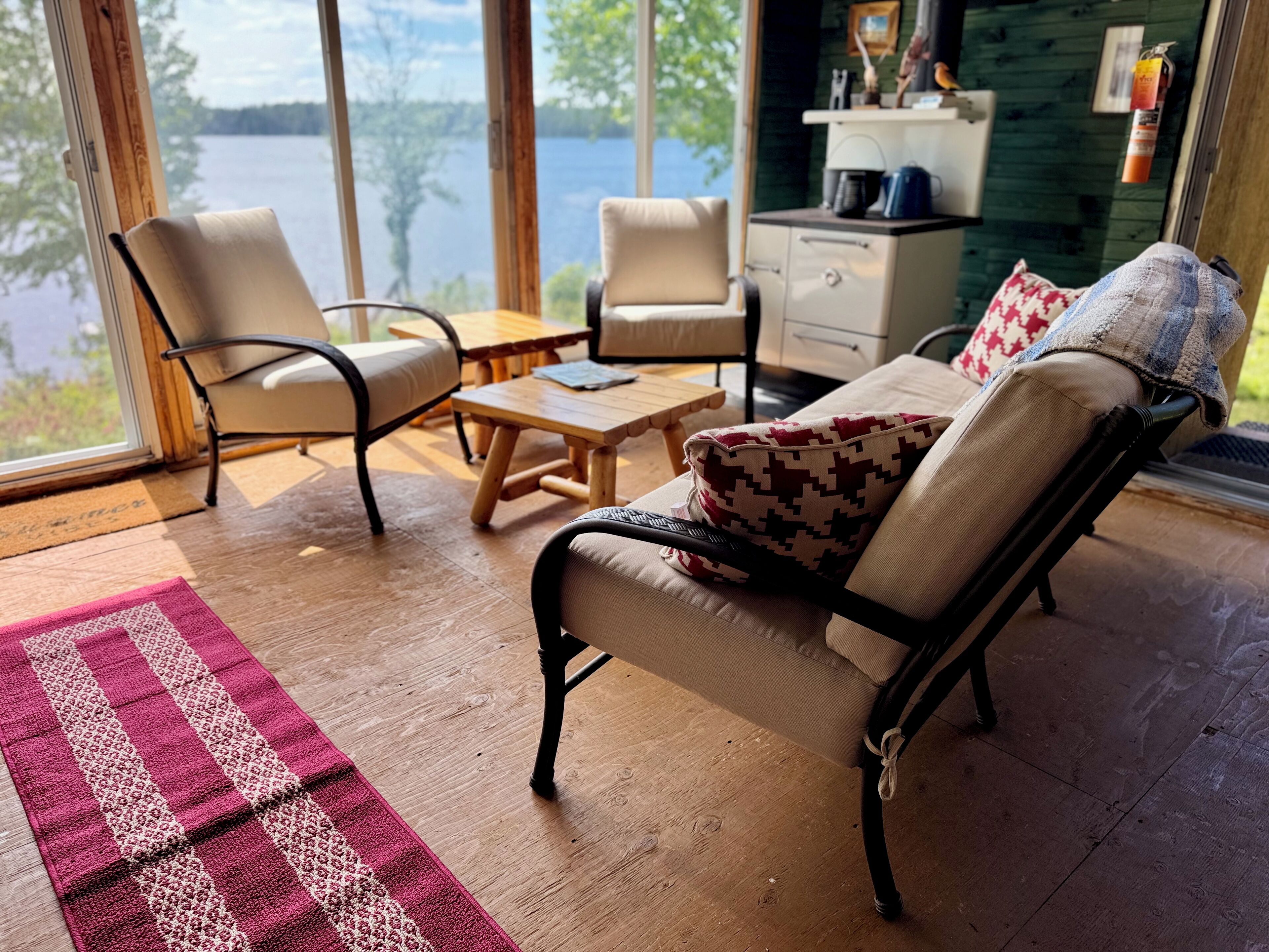 TV, fireplace, DVD player, ping pong