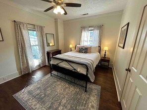 2 habitaciones, tabla de planchar con plancha, wifi y ropa de cama 