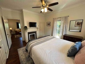 2 makuuhuonetta, silitysrauta/-lauta, Wi-Fi, vuodevaatteet