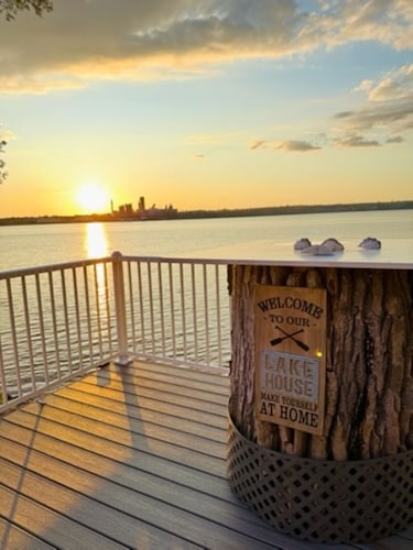 Private Retreat Home in Picton Bay - Lake Ontario