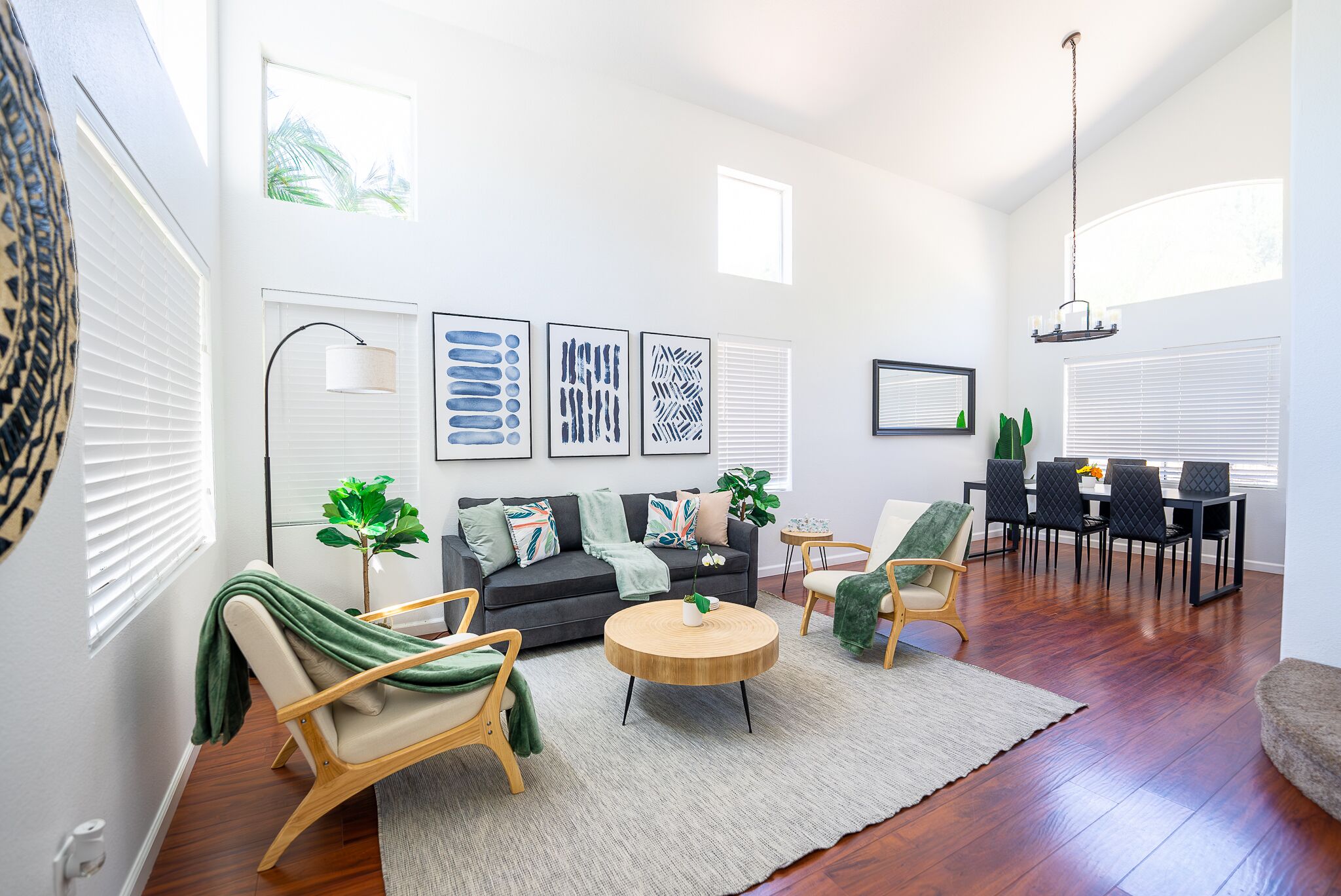 Luxe Resort Style Home Stunning 8 Beds with Pool