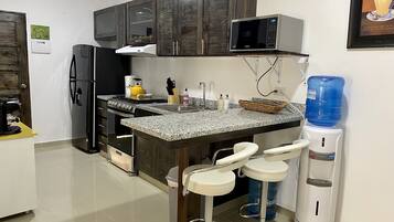 Comfort Apartment, 2 Bedrooms | Private kitchen
