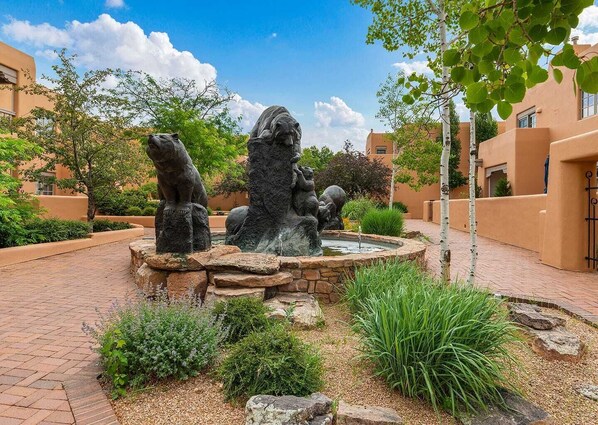 Exterior detail - Discover Santa Fe's Gem: Unwind at Quail Run 717 - Sleeps 4 Comfortably (Santa Fe)