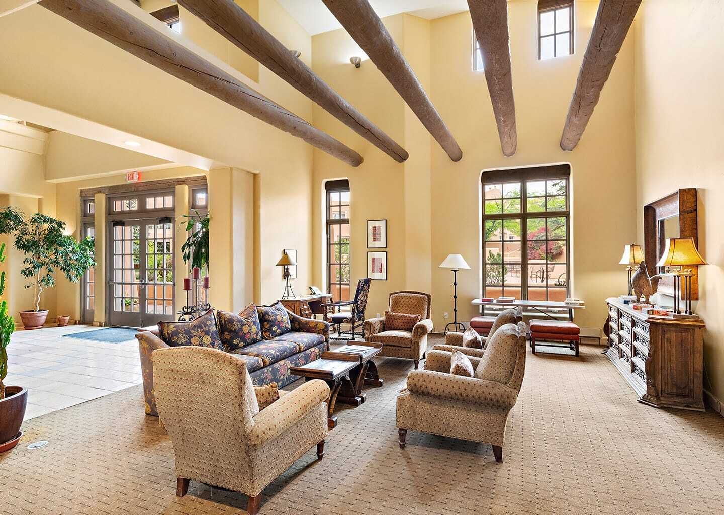 Quail Run 717 | Kiva Fireplace | Private Patio | Golf Course | Pool & Hot Tub | Tennis & Pickleball - Santa Fe, NM