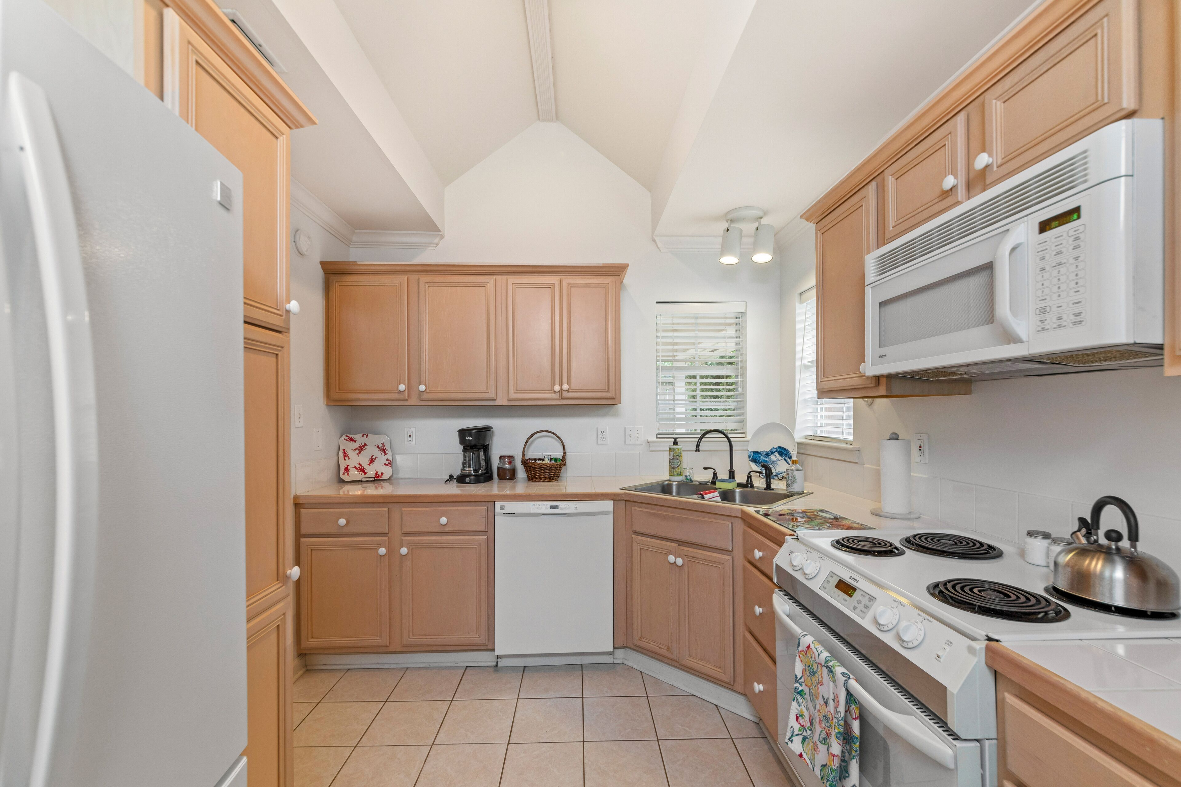 Full Home on Sunstone with fast WiFi and easy access.