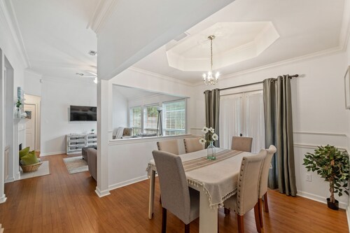 Full Home on Sunstone with fast WiFi and easy access.