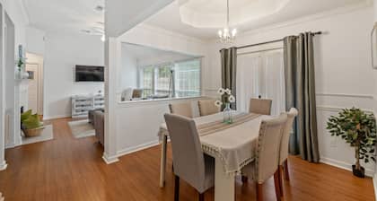 Full Home on Sunstone with fast WiFi and easy access.