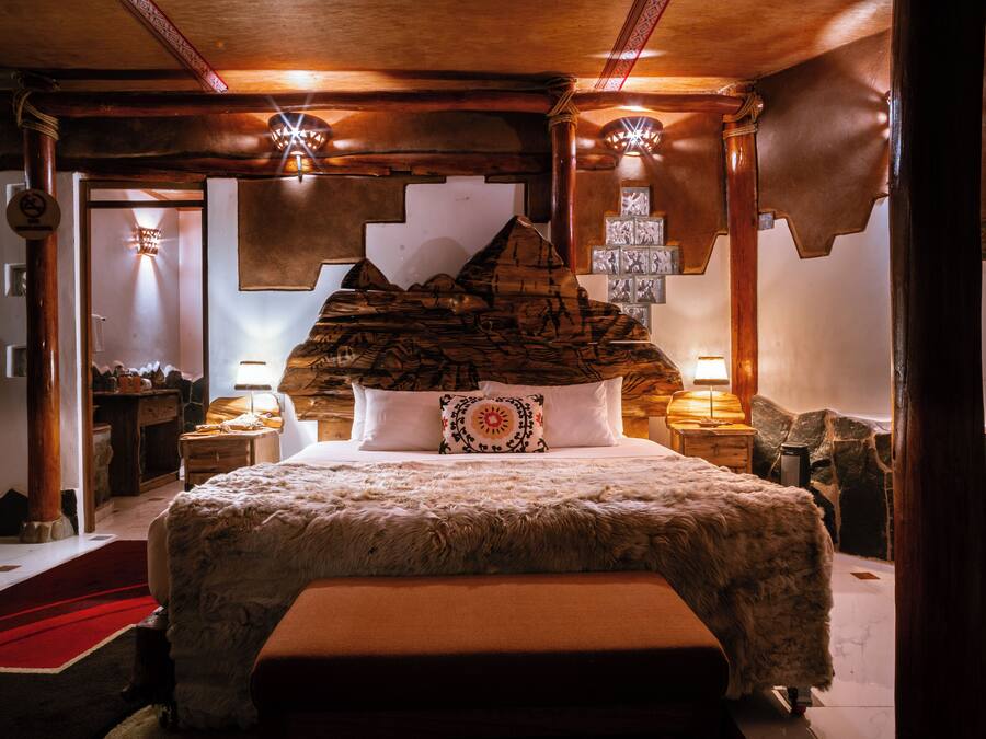 Svit Royal - 1 kingsize-säng - bubbelbad - utsikt mot bergen | 1 sovrum, sängtillbehör av högsta kvalitet och duntäcken