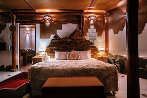 Royal-Suite, 1 King-Bett, Whirlpool, Bergblick | 1 Schlafzimmer, hochwertige Bettwaren, Daunenbettdecken