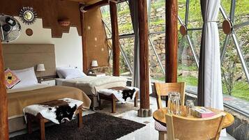 Kamar Deluks, Beberapa Tempat Tidur, pemandangan kebun, tepi gunung | 1 kamar tidur, seprai premium, dan selimut bulu angsa