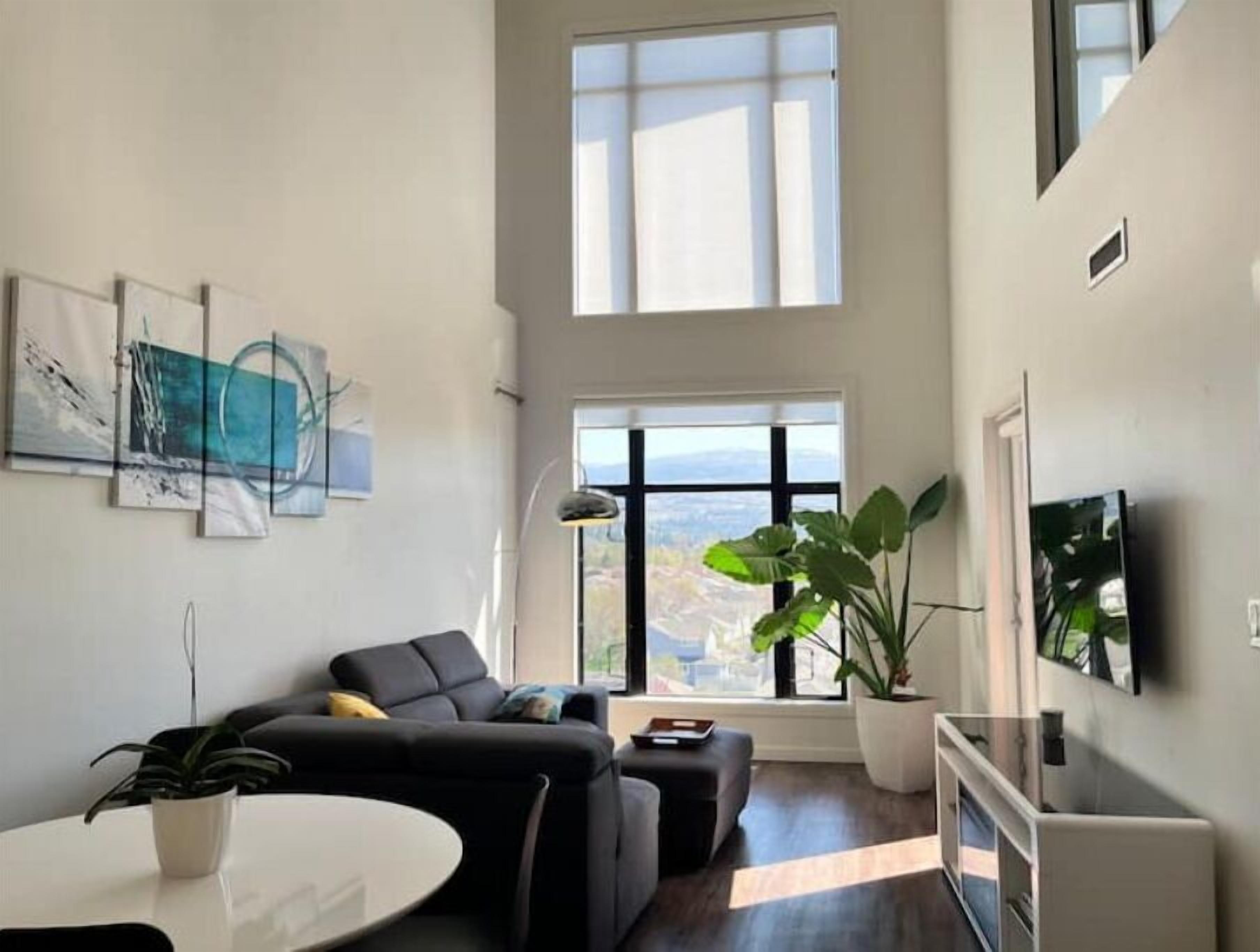 Stylish 2BR Penthouse Near Beach