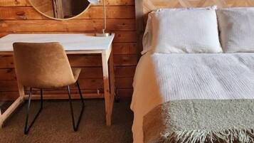 3 habitaciones, escritorio, wifi y ropa de cama