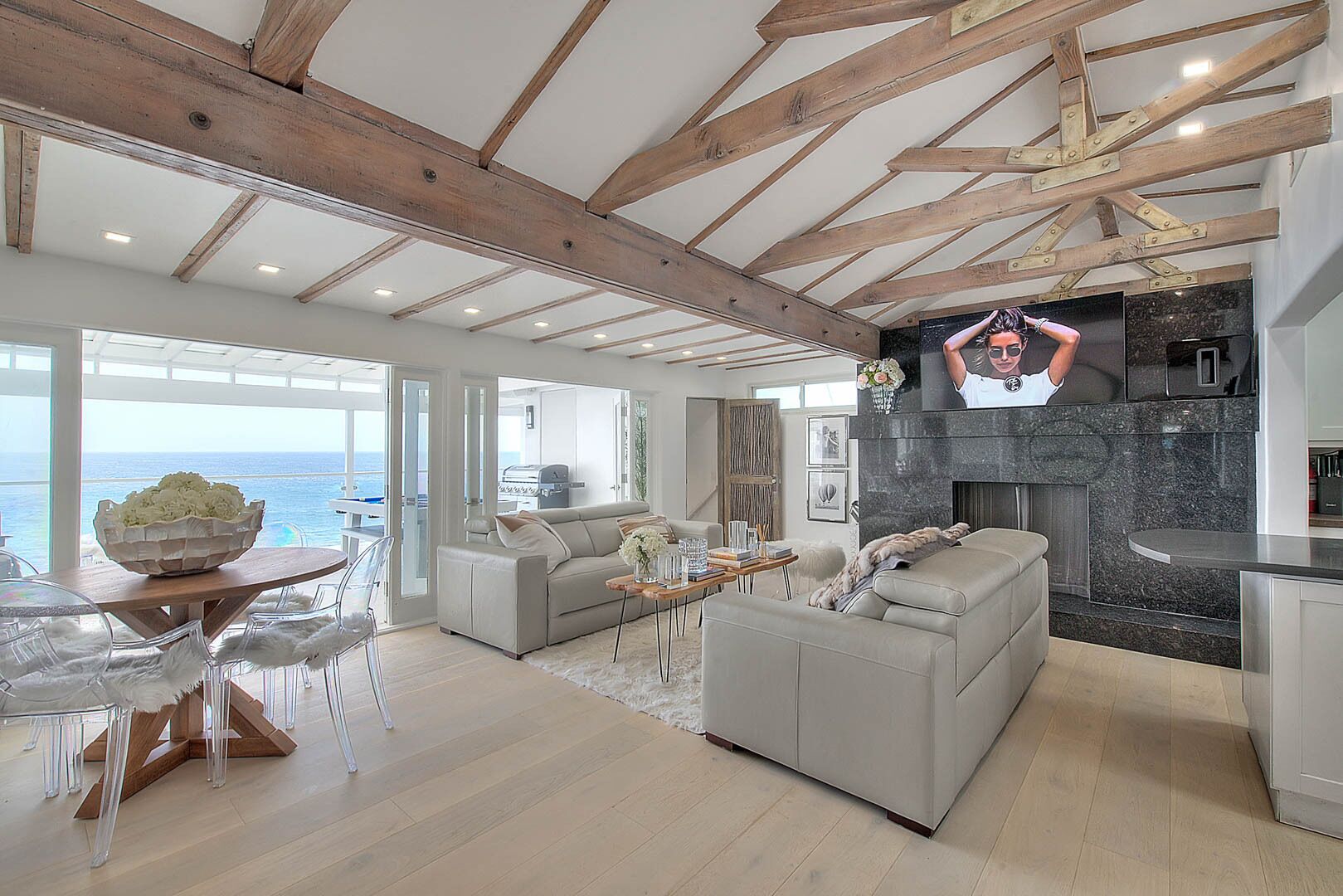 Malibu Beach!1week14k JULY! 5nights10k AUG! 100 5 STAR REVIEWS on other Sites.

