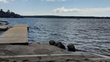Plage, chaises longues