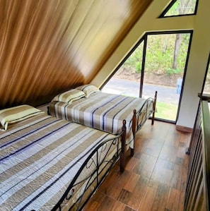 2 bedrooms, desk, free WiFi, bed sheets