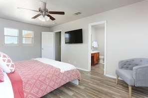 4 soverom, strykejern/-brett, wi-fi og sengetøy