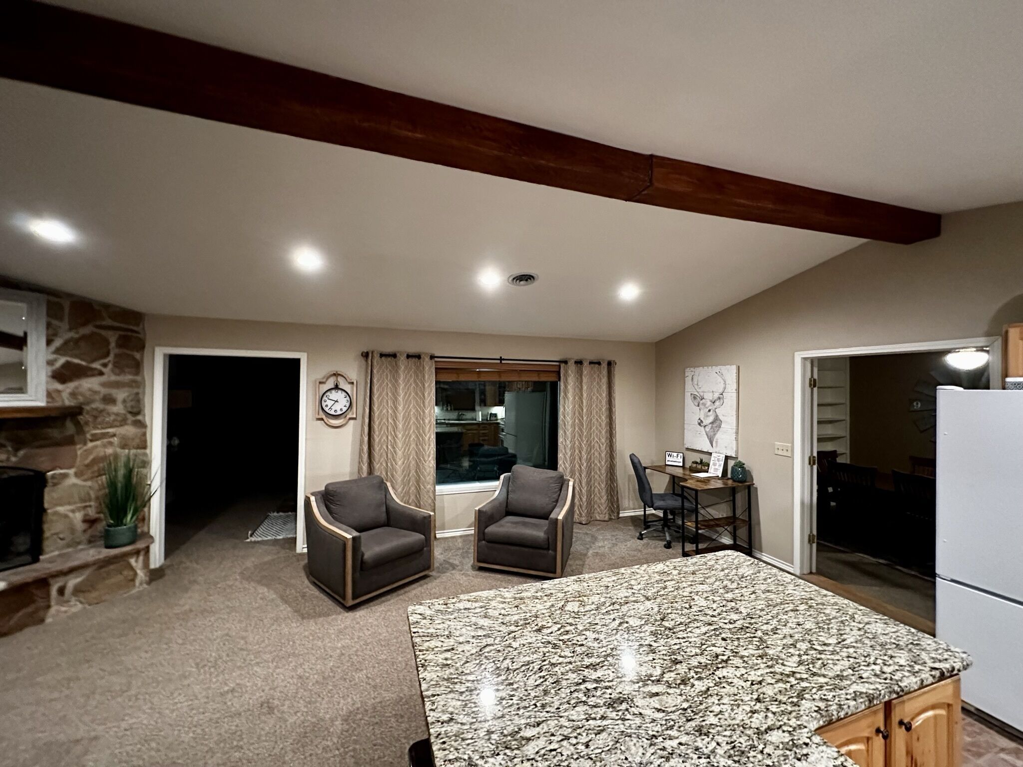 Cozy Spacious family friendly Farmhouse + HotTub Views of Palo Duro Canyon! 