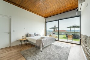 2 soverom, skrivebord, internettilgang og sengetøy