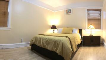 3 bedrooms, iron/ironing board, WiFi, bed sheets